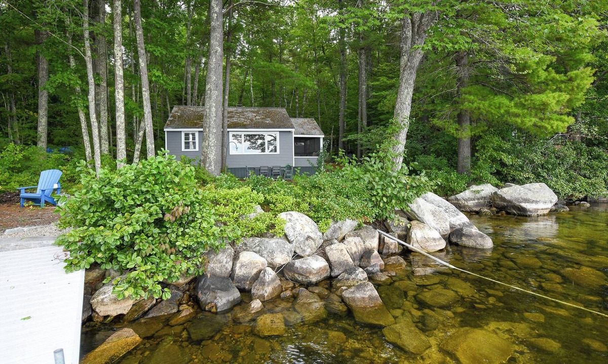 Raymond Cottage | Charming pet-friendly camp on peaceful Panther Pond!