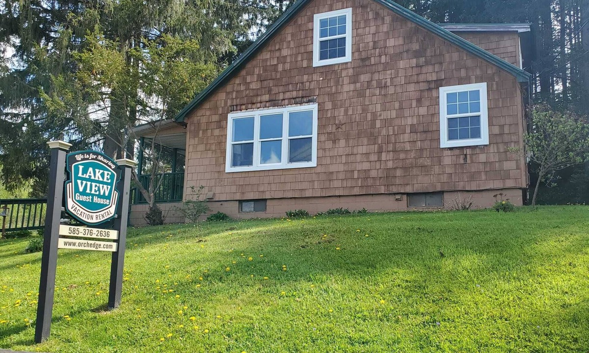 Cuba House | Charming, Pet Friendly, Lake View Home. Pontoon and/or Slip Available