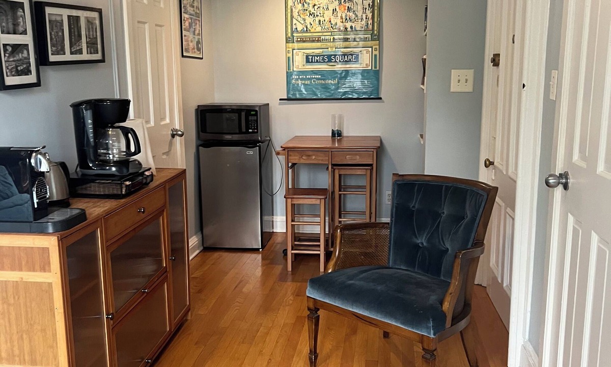 Prospect Heights House | Charming Private Room with En-suite bathroom in Brooklyn Brownstone