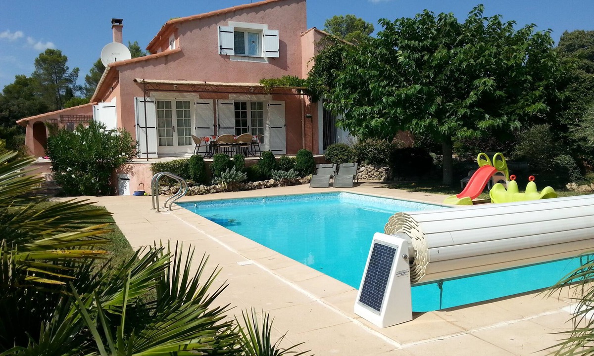 Sillans-la Cascade Villa | Charming Provencal home with air con and a completely refurbished heated pool