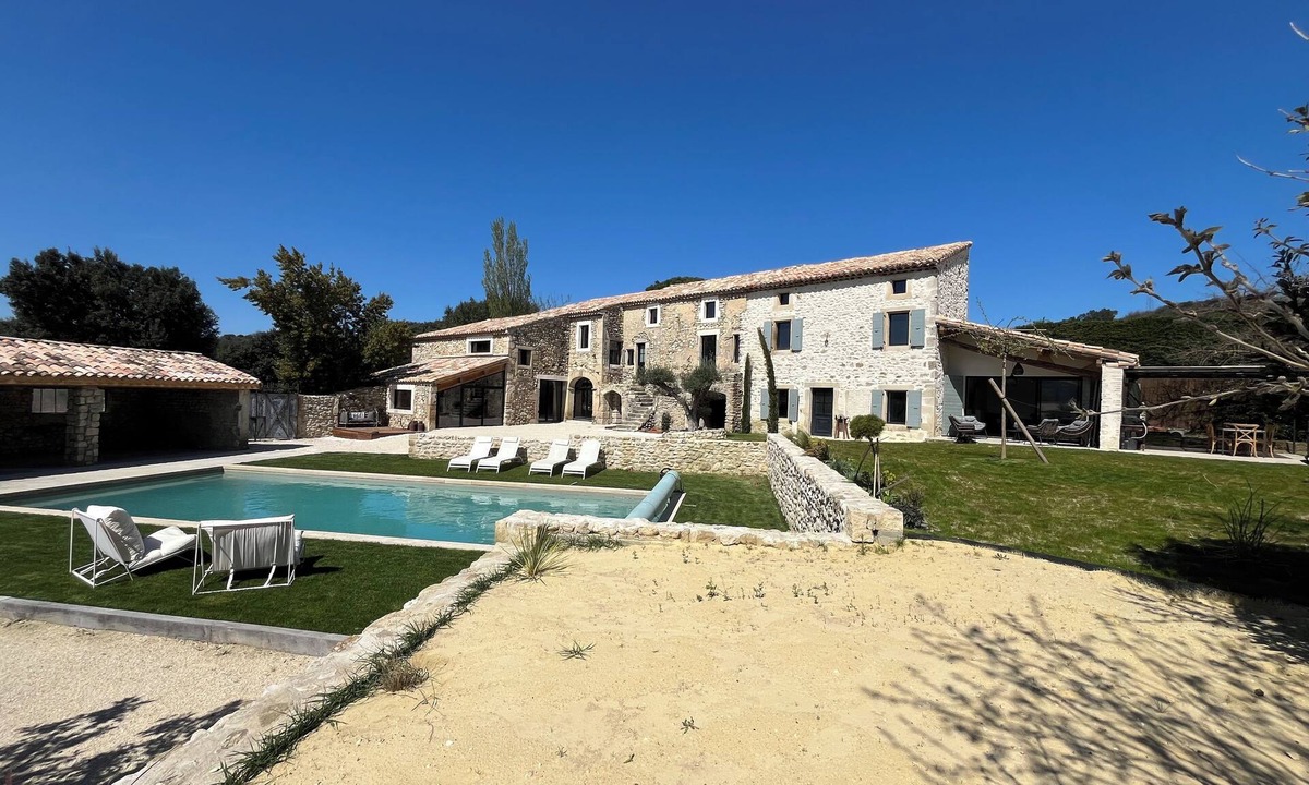 Valaurie House | Charming Provencal farmhouse with swimming pool near the Château de Grignan