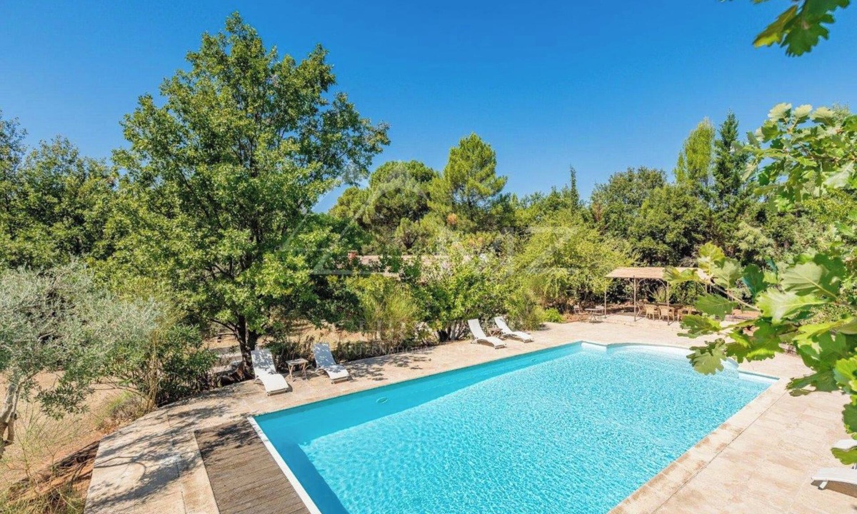 Roussillon House | Charming Provencal house with Wifi Fibre and alarmed swimming pool 6mx12m.