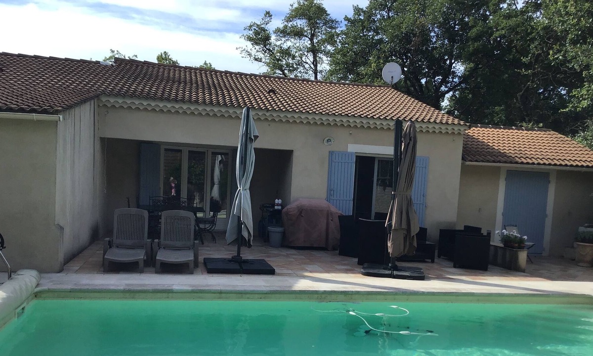 Velleron Villa | Charming provencal villa on one floor with pool