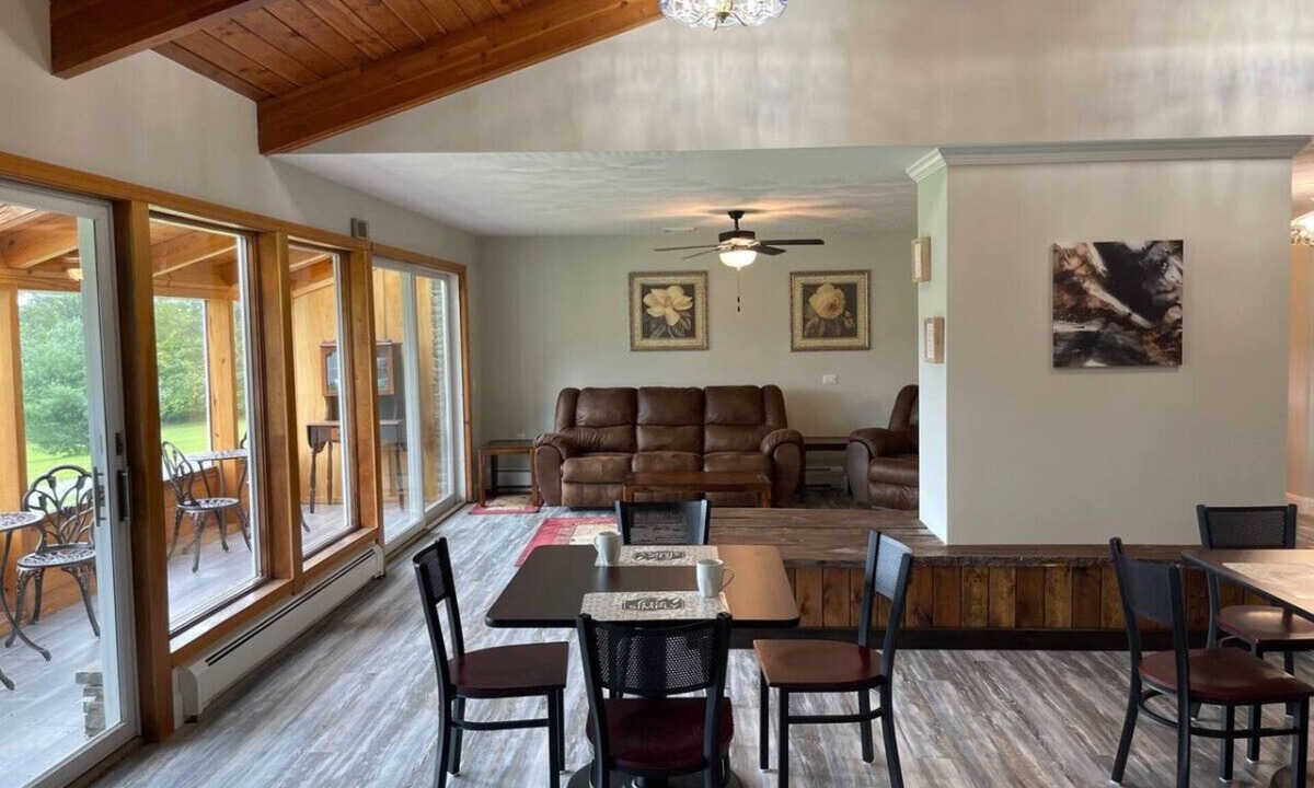 Wellsboro Cabin | Charming Queen Suite w/Shared Firepit + Game Room