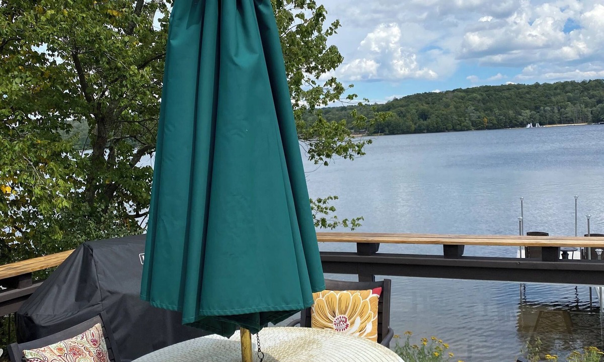 Monticello House | Charming quiet 2-bedroom Lake house in Monticello with WiFi and AC