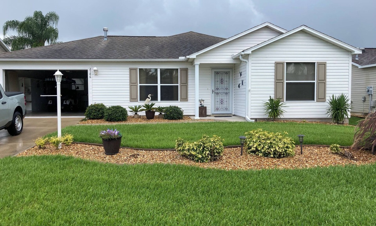 The Villages House | Charming Ranch with prime Location! Just west of Buena Vista Blvd between 466's