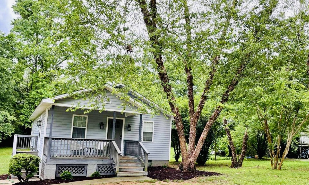 Pittsboro House | Charming remodeled Bungalow in Pittsboro
