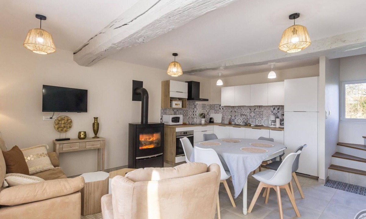 Le Val-Saint-Pere Cottage | Charming renovated farmhouse with garden and parking
