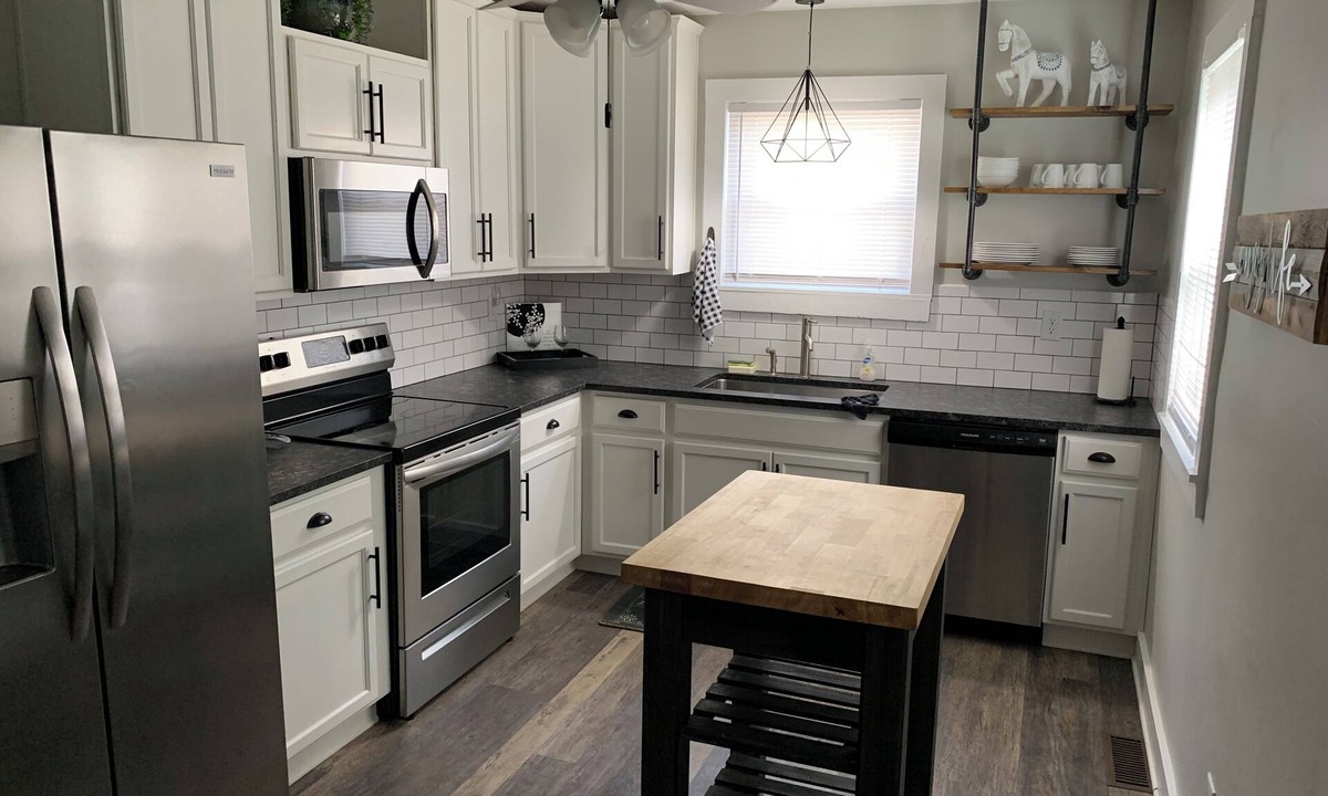 Elizabethtown House | Charming renovated 3-bedroom house walking distance to downtown Elizabethtown.