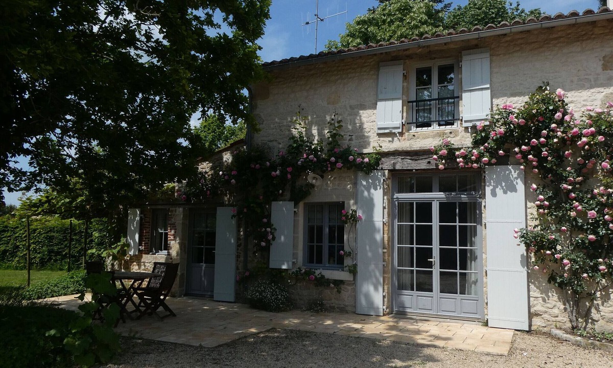 Bourneau Cottage | Charming Restored Country House with Large Garden, Near Baroque Music Festival, 20 km from Thiré