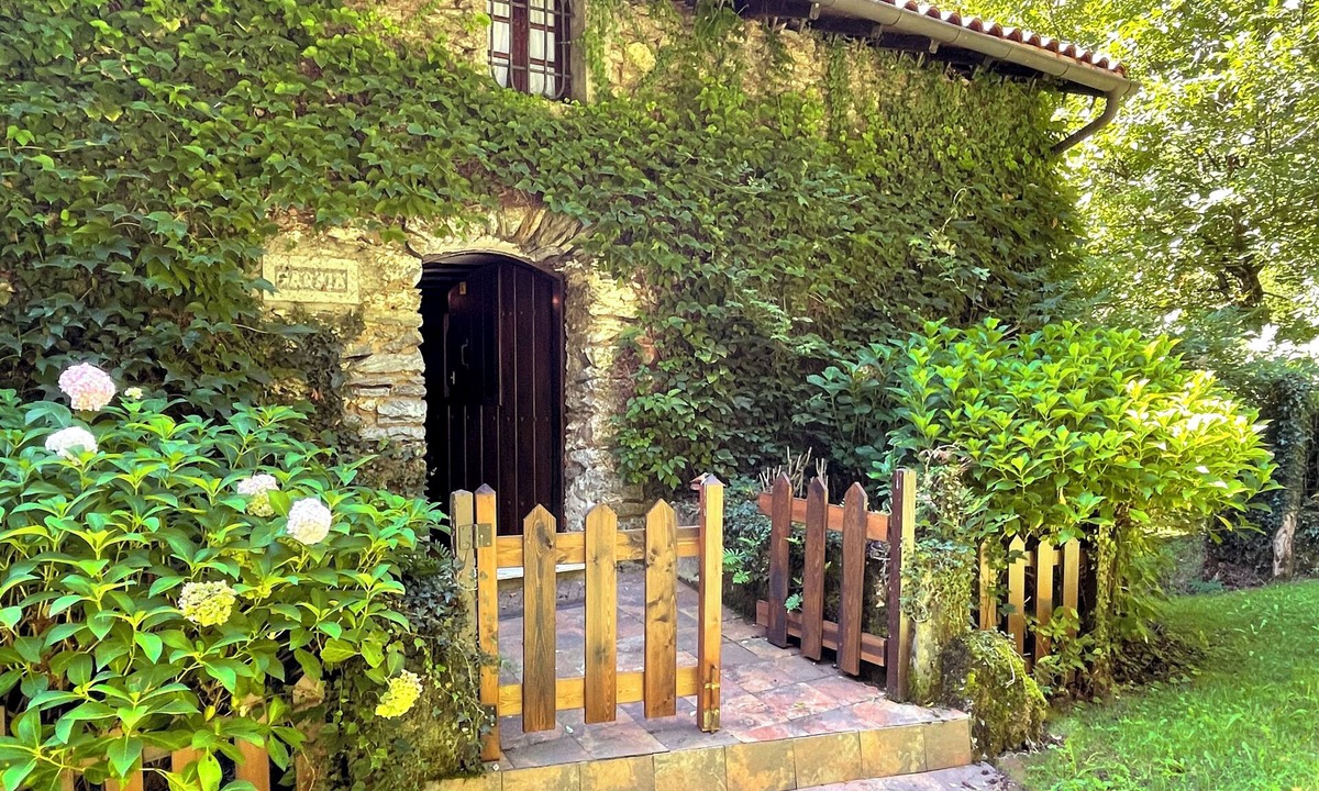 Arantza House | Charming restored traditional Navarrese farmhouse from 1800, in the Baztan region.