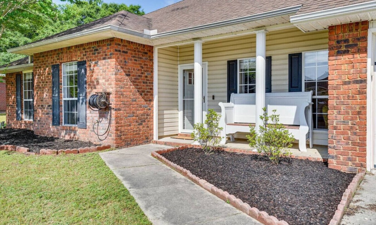 Crestview House | Charming Retreat l Wifi 6 Beds Near Twin Hills