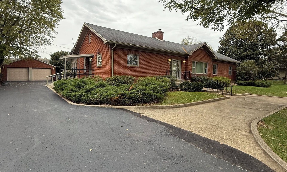 Carrollton House | Charming Riverside Getaway in Carrollton, KY