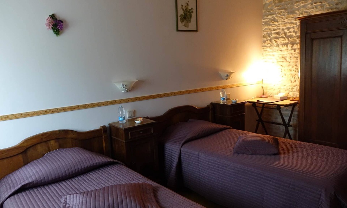 Andilly House | Charming room LES VIGNES