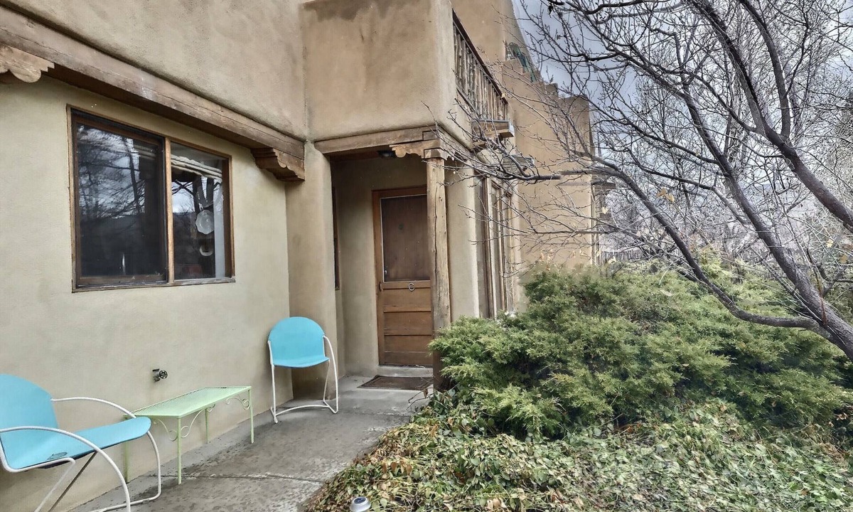 Taos Condo | Charming Santa Fe Style 2br 1.5ba vacation condo off the Taos Plaza with hot tub