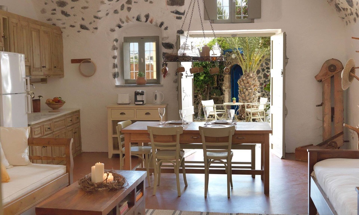 Exo Gonia Villa | Charming Santorini Villa | Pori House | 1 Bedroom | Rustic & Traditional