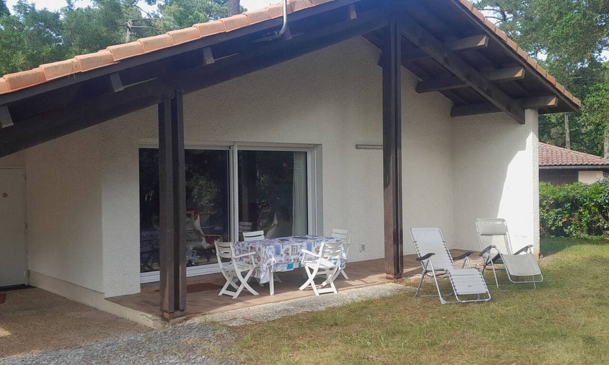 Le Penon House | Charming Seaside House: Quiet Area, Garden, 6 Guests, 900m to Beach, Wifi, Parking