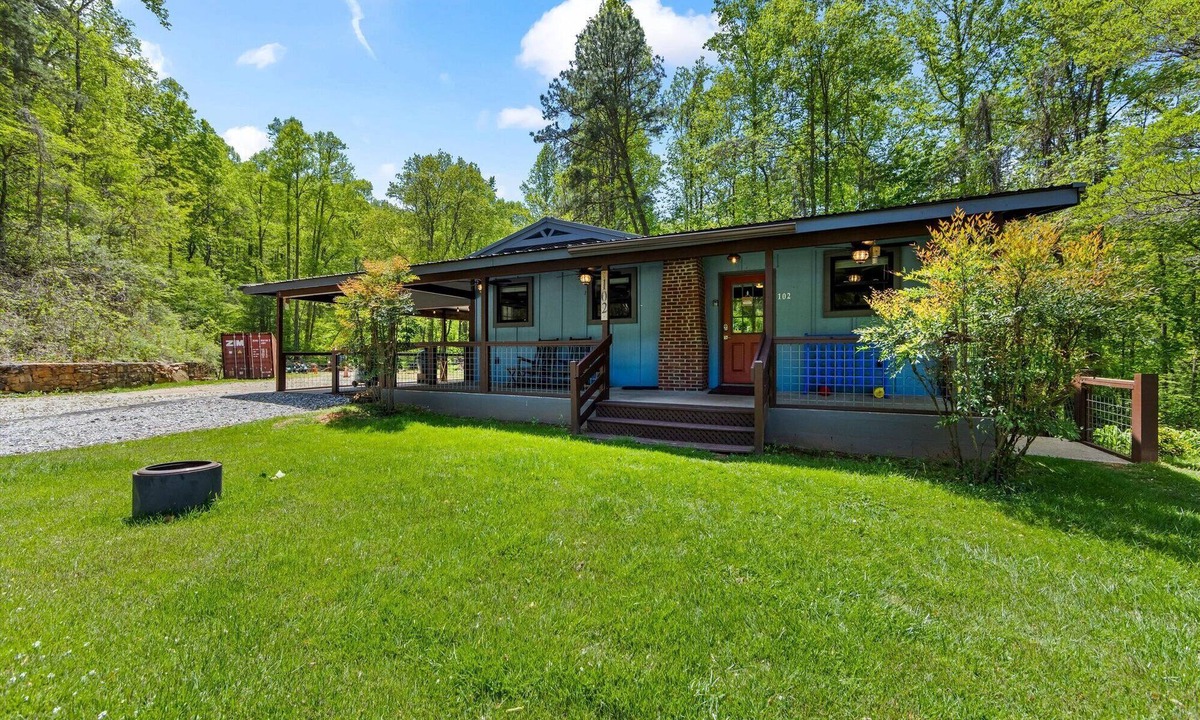 Bryson City Cabin | Charming Serene Cabin in Nantahala Gorge near Bryson City