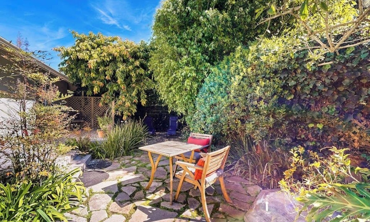East Mesa House | Charming, Single-Level Home w/Fast WiFi, Gas Fireplace, & a Furnished Patio
