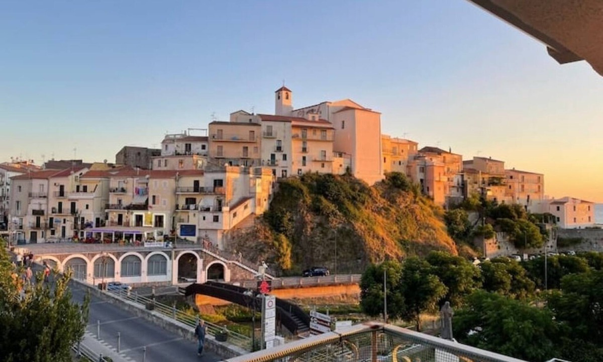 Diamante Bed & Breakfast | Charming Single Room with Balcony in Diamante Center