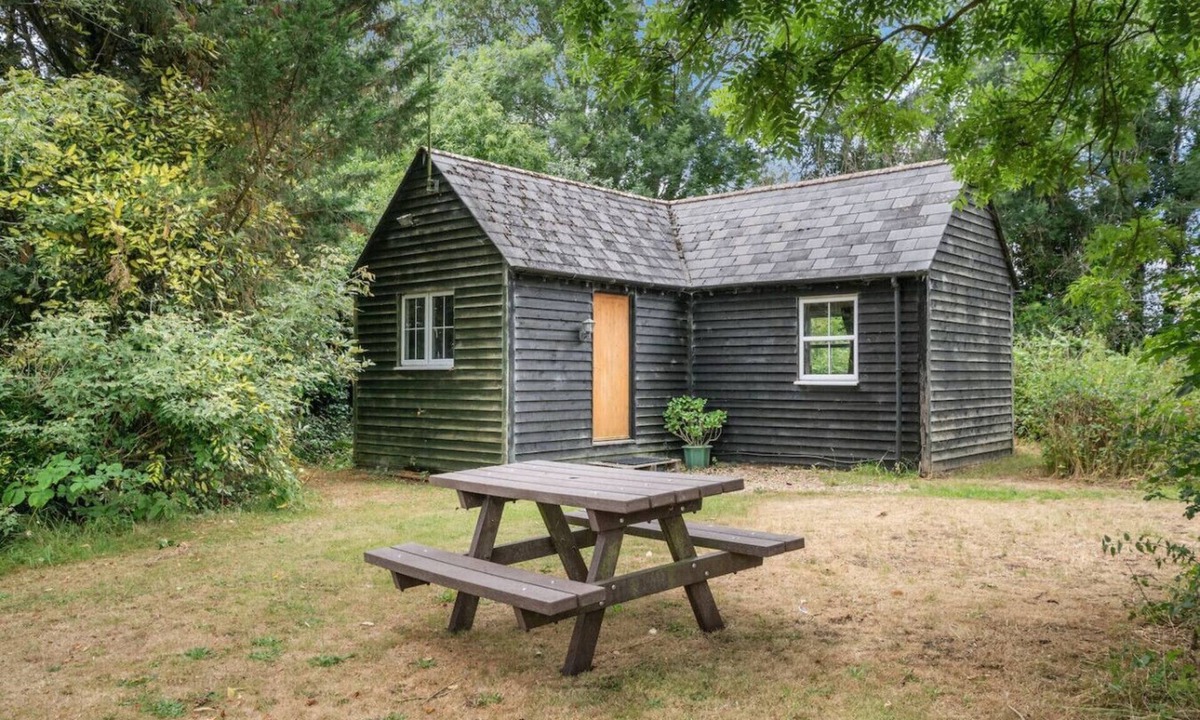 Martin House | Charming single-storey hideaway with garden access, perfect for couples