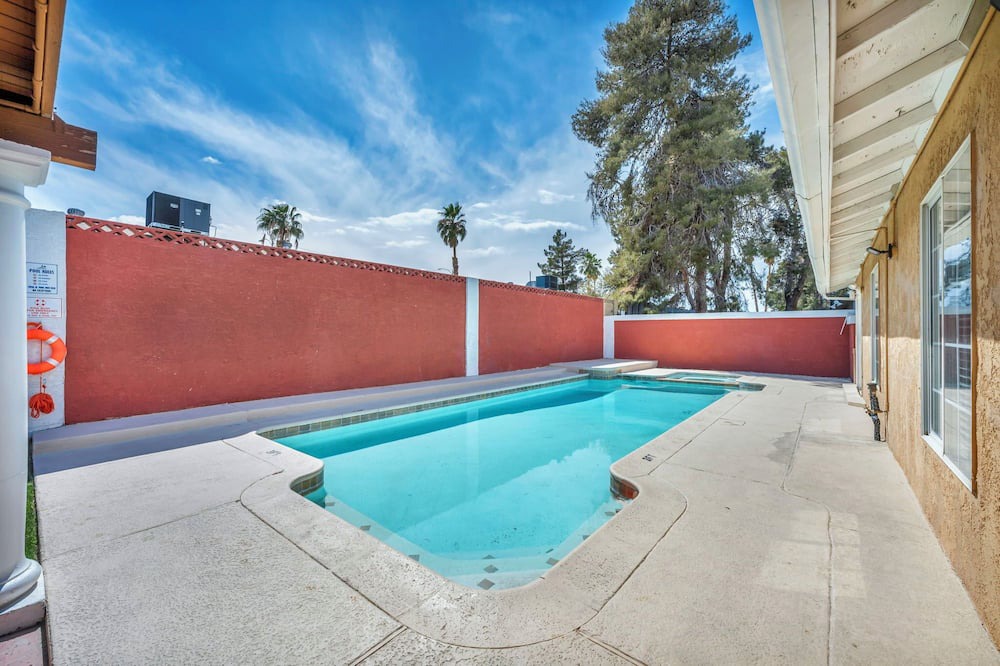 Paradise House | Charming Single-Story Oasis: Pool + Hot Tub Near UNLV & Airport