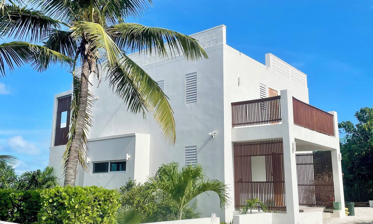 Providenciales Villa | Charming spacious 2-bedroom villa with AC, pool, ocean views in Providenciales