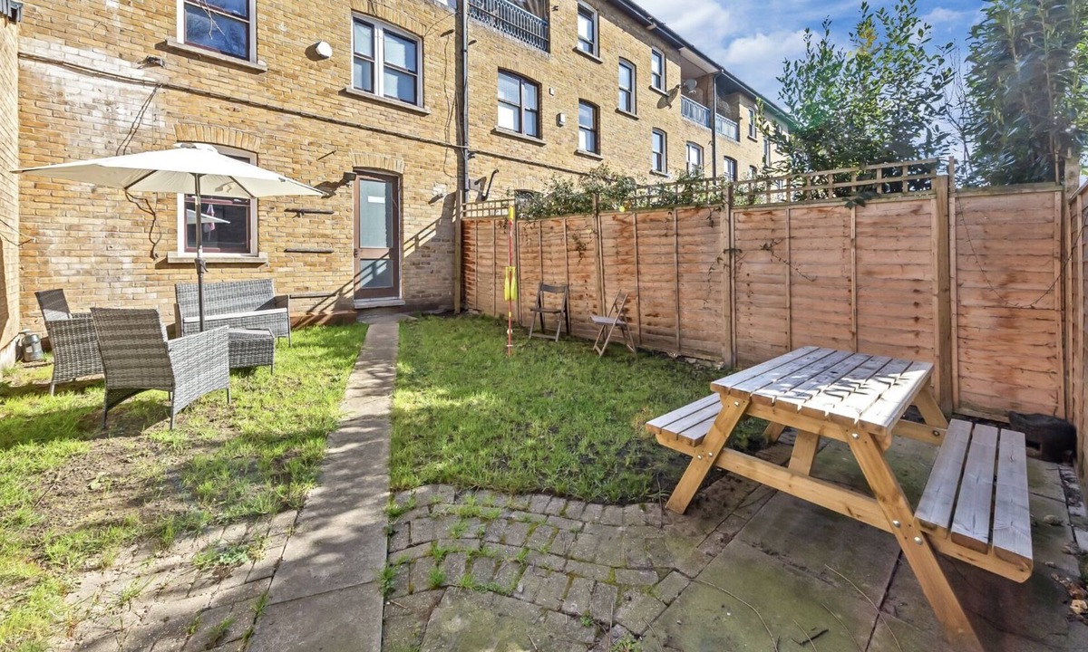 Ferndale House | Charming & Spacious 3-Bed Home | Minutes from Angel Station & Vibrant Islington