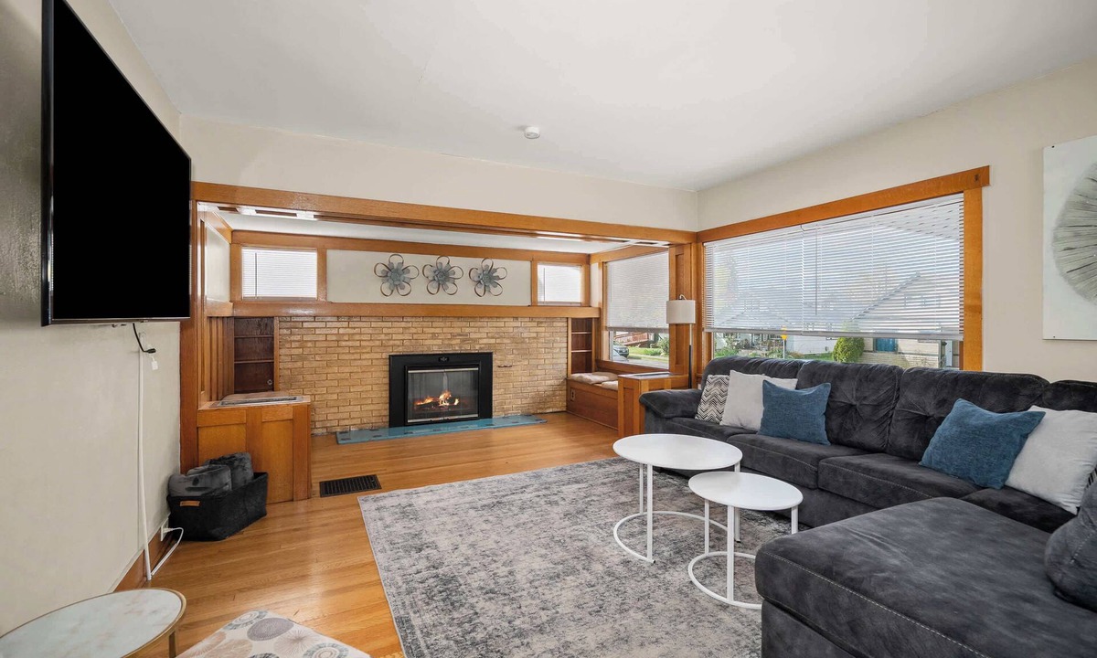Spokane House | Charming & Spacious Craftsman House