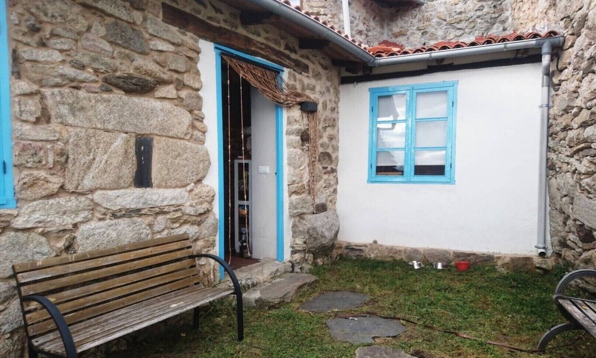 Viana do Bolo Cottage | Charming stone house