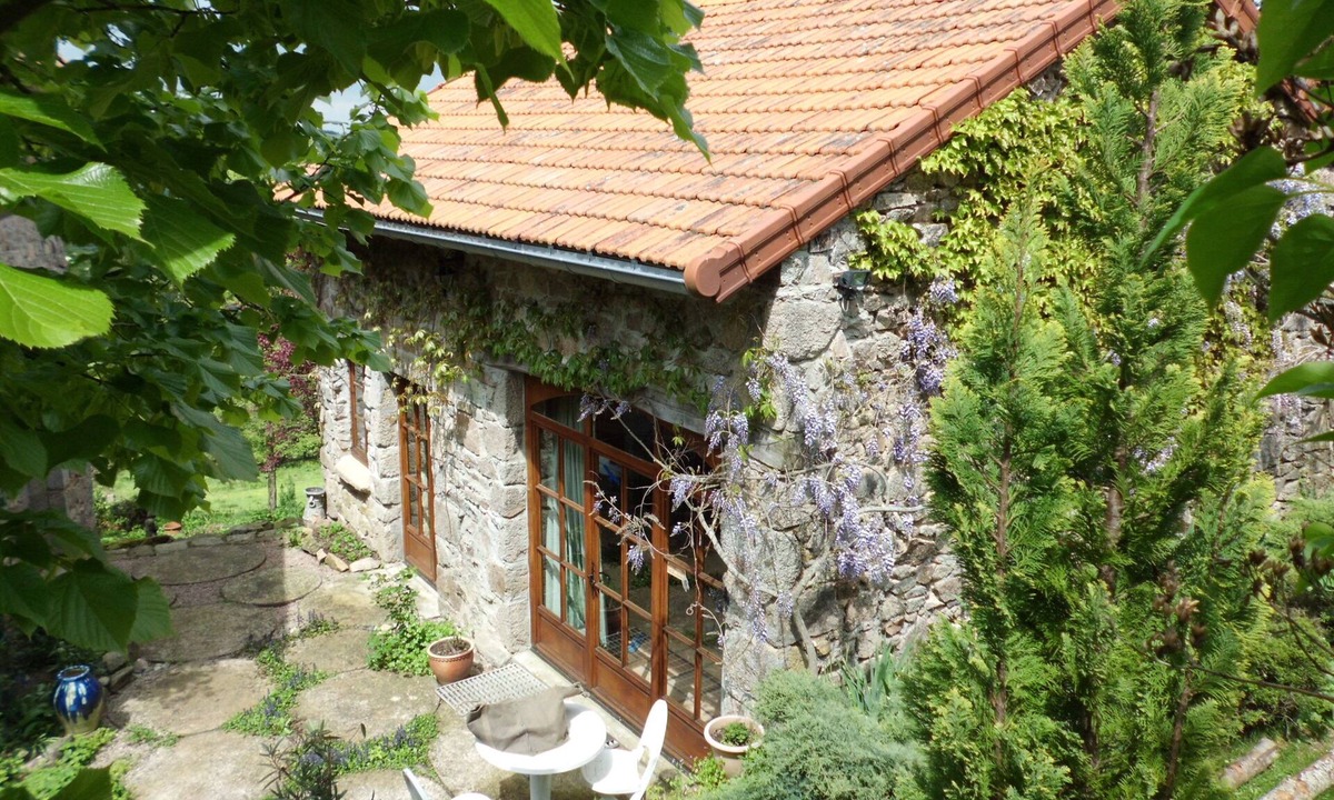 Arfeuilles Cottage | Charming stone house restored in English style