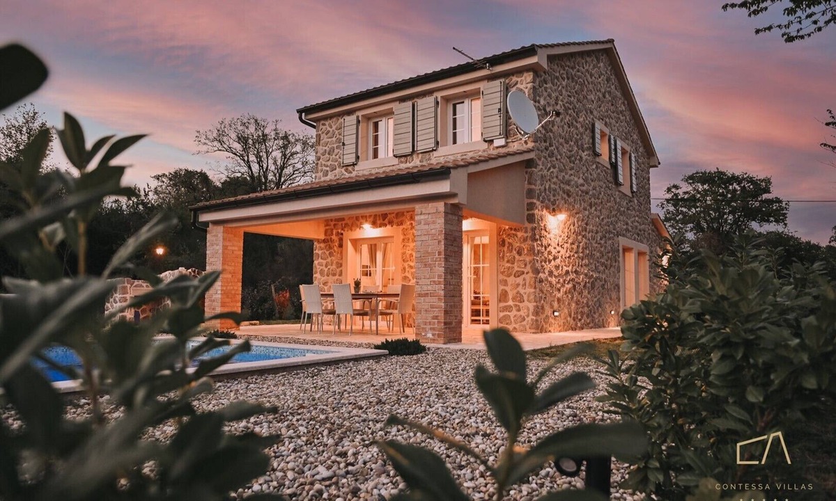 Risika Villa | Charming stone house Villa Pepina