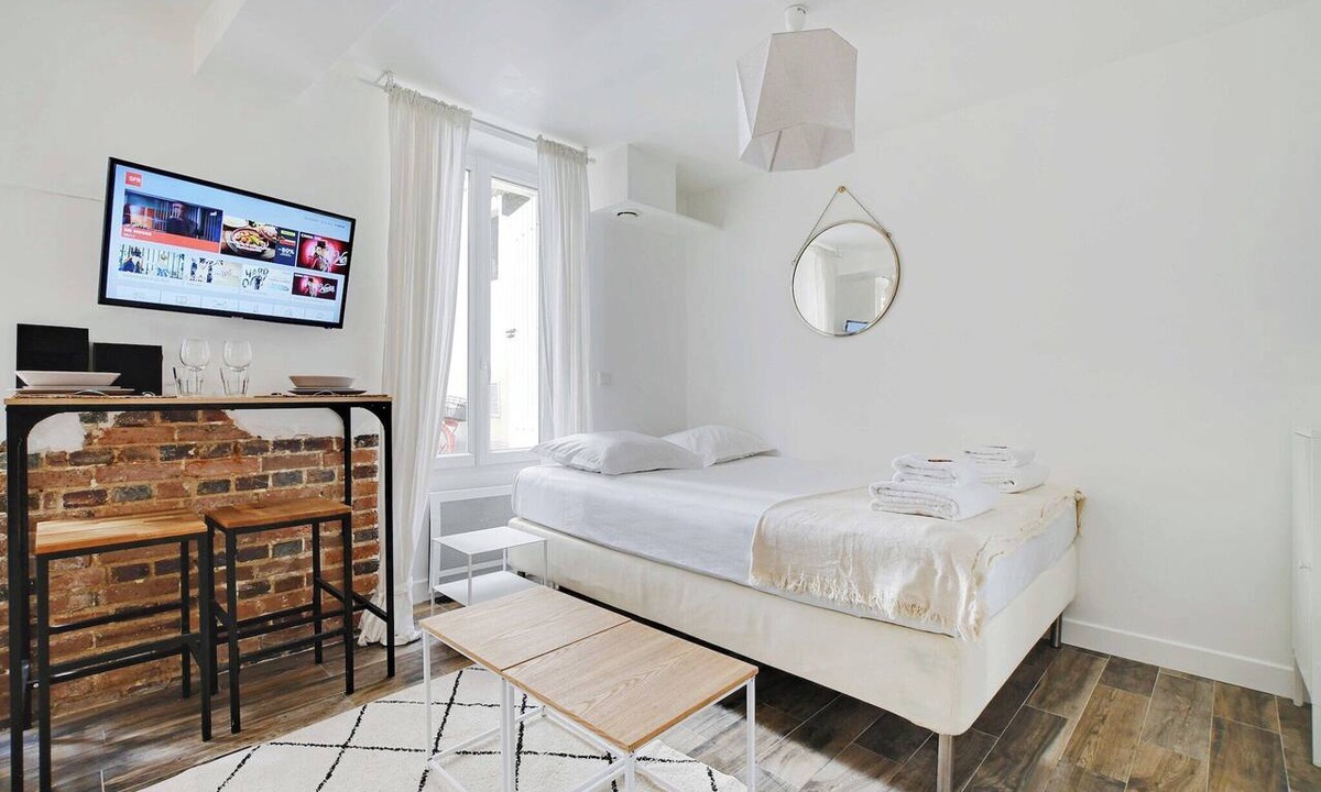 11th Arrondissement Apartment | Charming studio - 2P - Atelier des Lumières