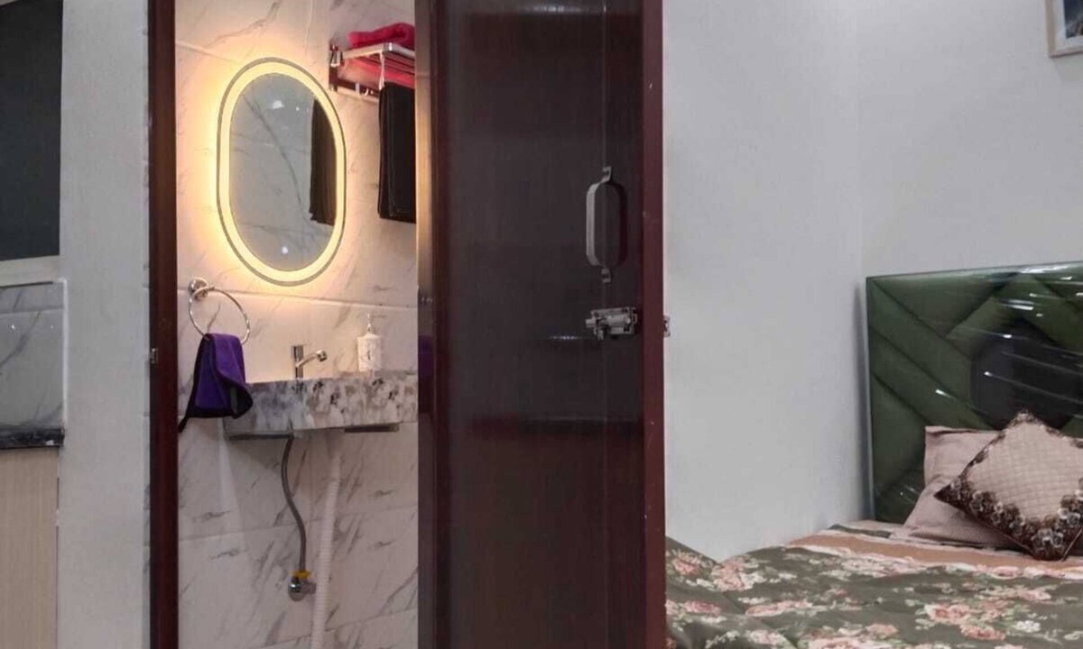 New Delhi Apartment | Charming Studio Apartment for Rent in the Heart of the City