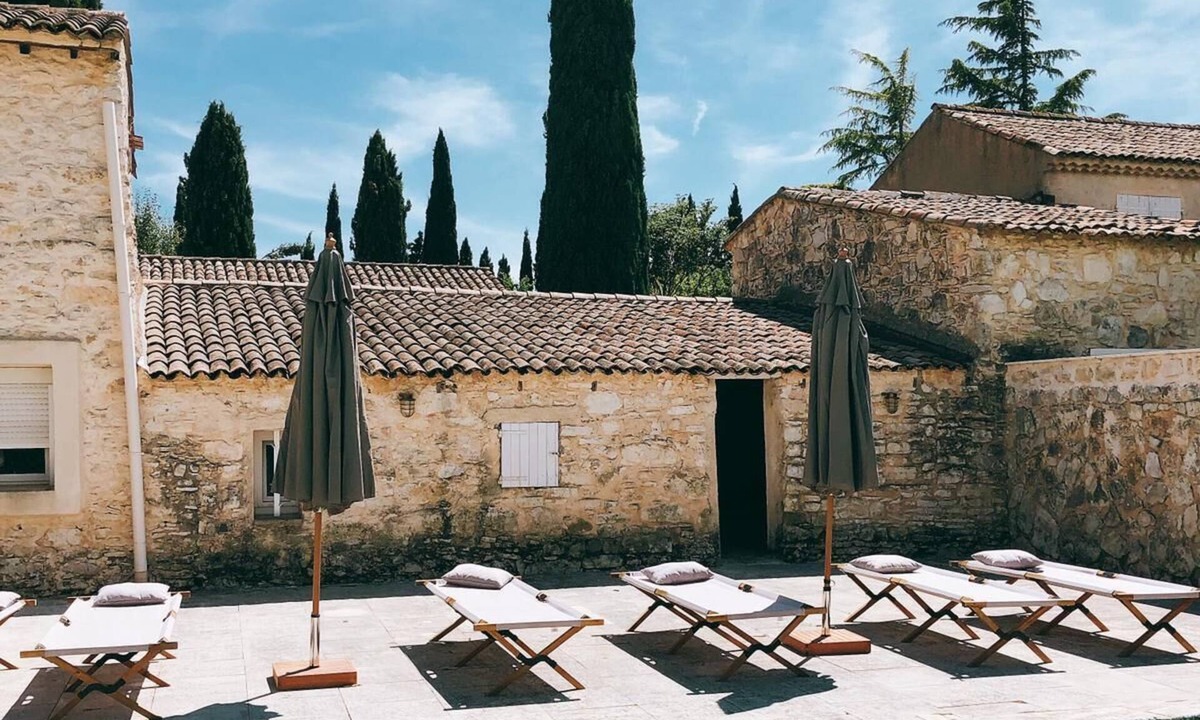 Aix-en-Provence Apartment | Charming studio in 19th century Provencal farmhouse with swimming pool