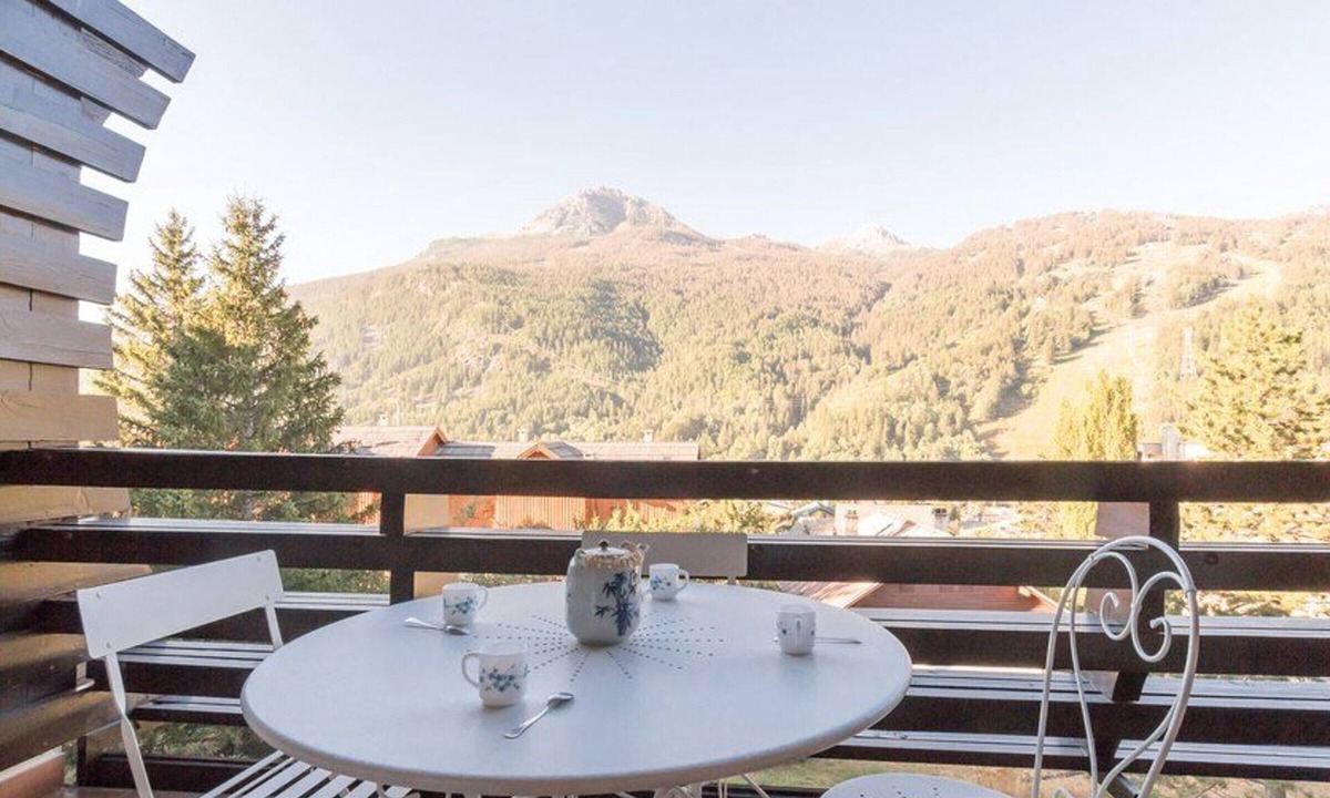 Chantemerle Apartment | Charming Studio in Serre-Chevalier for 4 - Balcony, Mountain View, and Parking