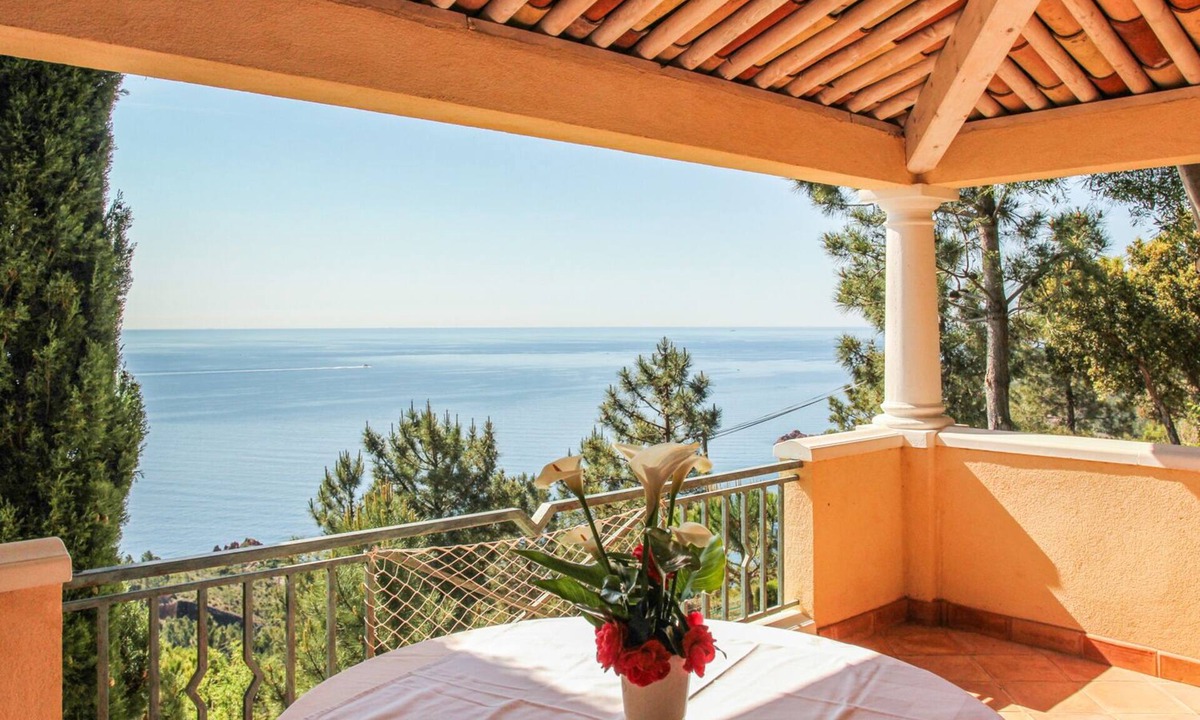 Espero-Pax Apartment | CHARMING STUDIO 28m2 terrace 22m2 PANORAMA MER/MASSIF DE L'ESTEREL