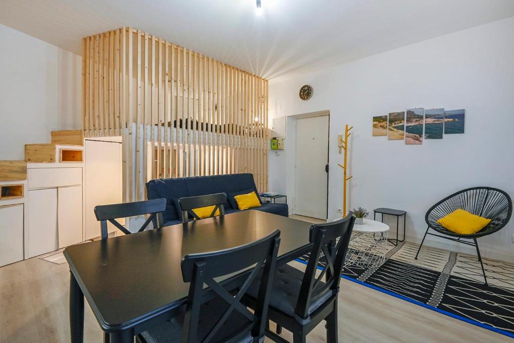 Les Grands Carmes Apartment | Charming studio located in the Panier district