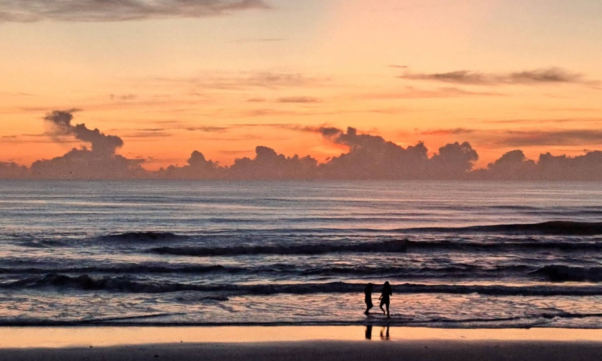 Ocean View Halifax Estates Apartment | Charming studio on the beach in lowkey Daytona Beach Shores with WiFi and AC.
