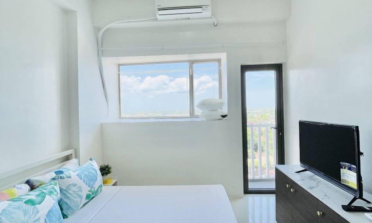 Jaro Apartment | Charming Studio with Private Balcony