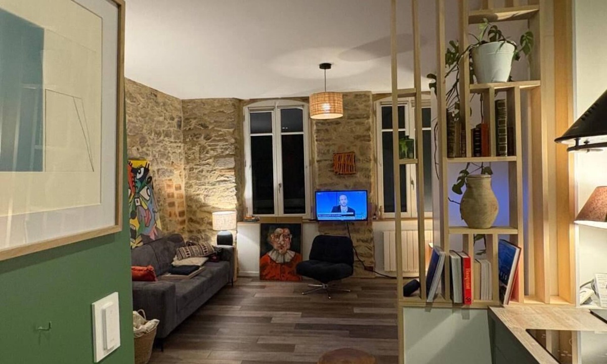 Vannes Apartment | Charming studio with terrace in the heart of Vannes, 5 minutes from the port