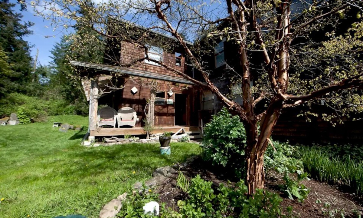 Lummi Island House | Charming Suite Rental with Deluxe Kitchen on Family Farm on Lummi Island