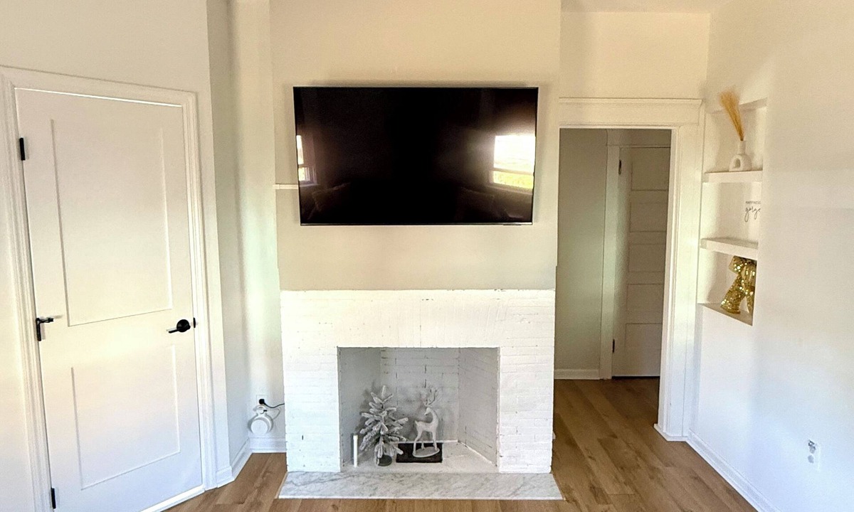 New Rochelle House | Charming suite with patio, heating, WiFi, free parking in welcoming New Rochelle