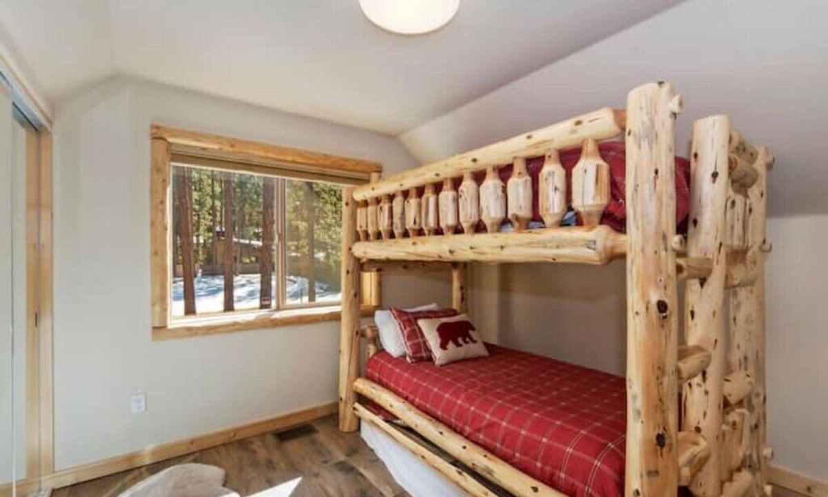 Summit Estates Cabin | Charming Summit Cabin