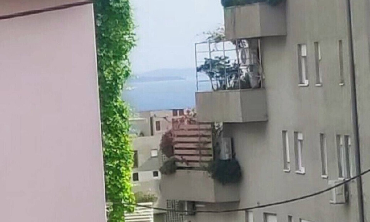 Split Apartment | Charming sunny 2-bedroom apartment in serene Split with AC, WiFi