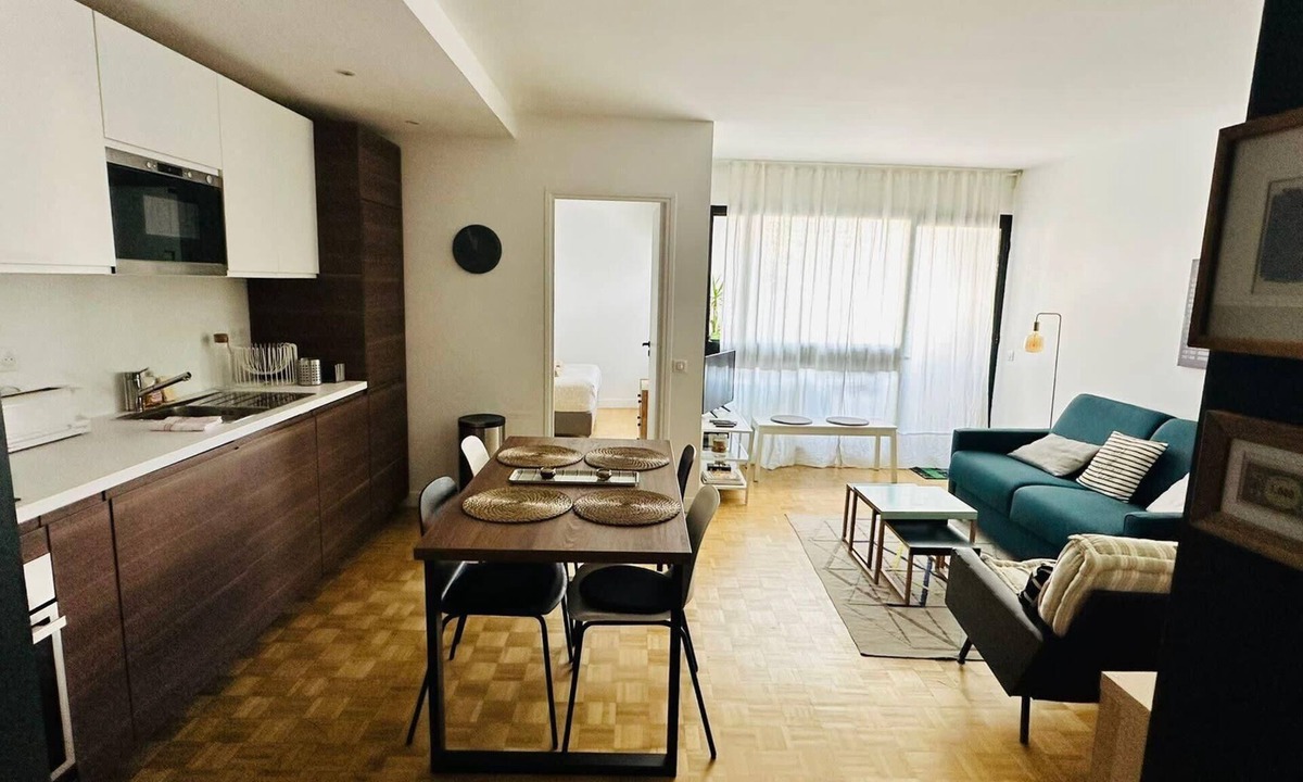 Quartier de la Roquette Apartment | Charming T2 with balcony near the Bastille