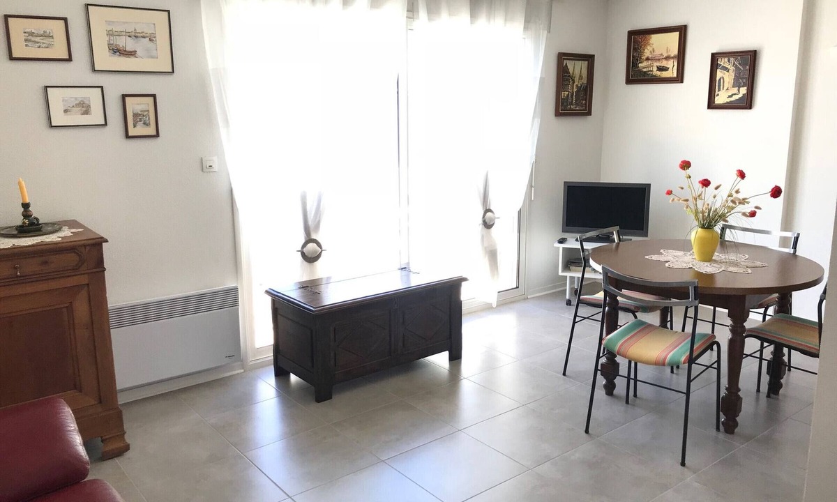 Chateau-d'Olonne Apartment | Charming T3 Apartment with Terrace Near Beach and Shops - Quiet and Green Setting