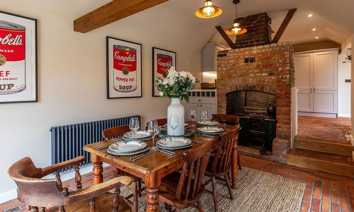Ramsbury Cottage | Charming Thatched Cottage in the Heart of Ramsbury