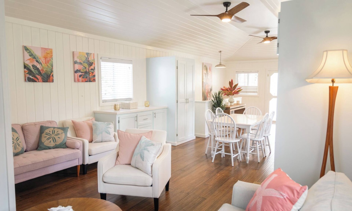 Dunmore Town House | Charming Tickled Pink 2BR, 3BD, 3BTH home, minutes from pink sand beach