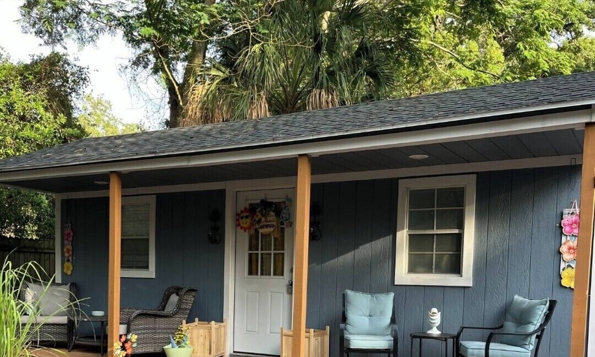 Southwest Orlando House | Charming tiny backyard home in Orlando with WiFi and AC. Only Animal lovers!